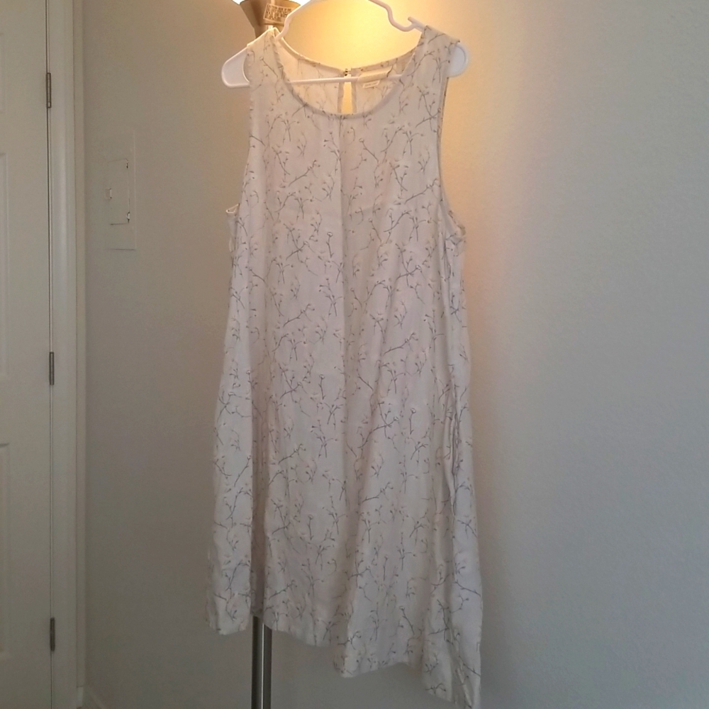 Linen Sleeveless Floral Dress with Keyhole Back